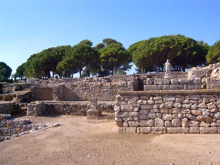 Empúries: A Greek Trading Port and Roman Municipium in Spain