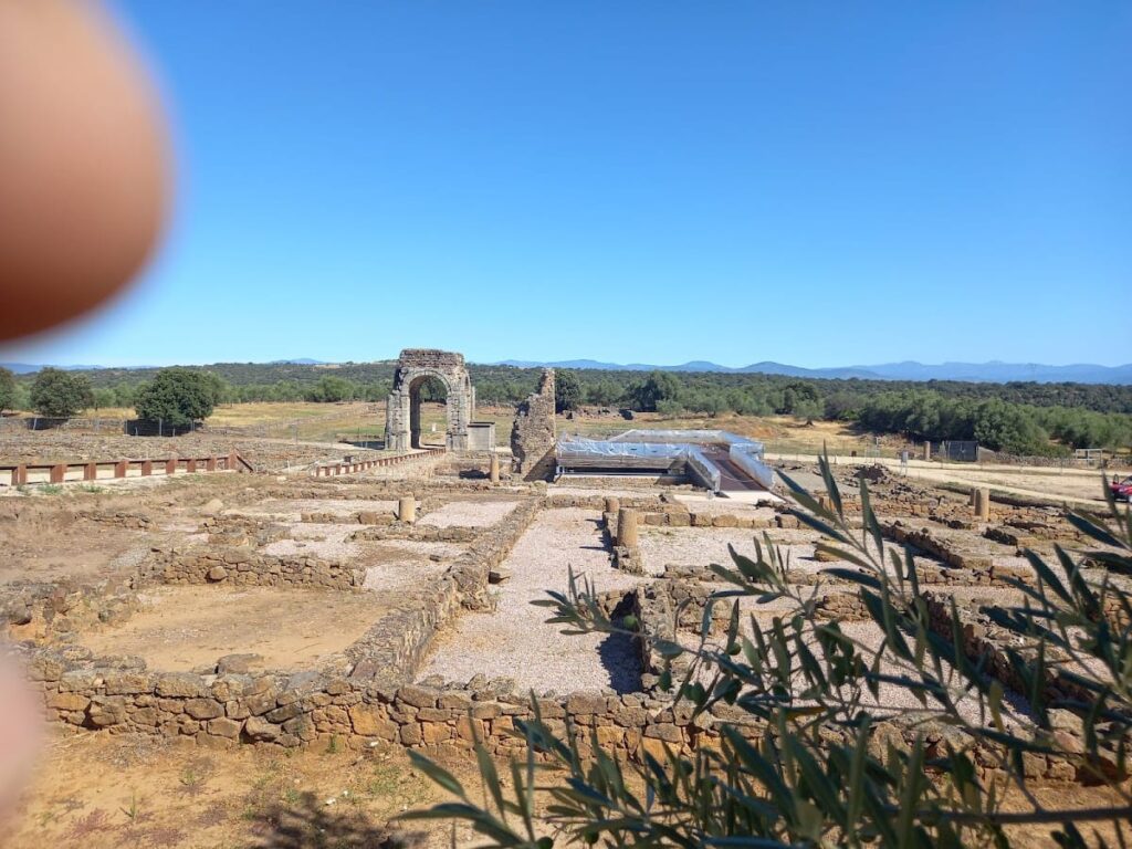 Cáparra: A Roman Municipium in Spain 9 Cáparra