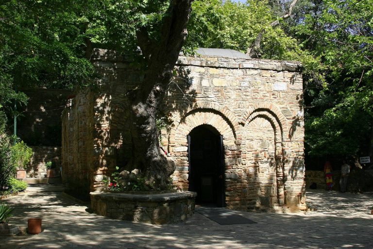 Ephesus Ancient City: A Greek, Roman, and Byzantine Metropolis in Türkiye