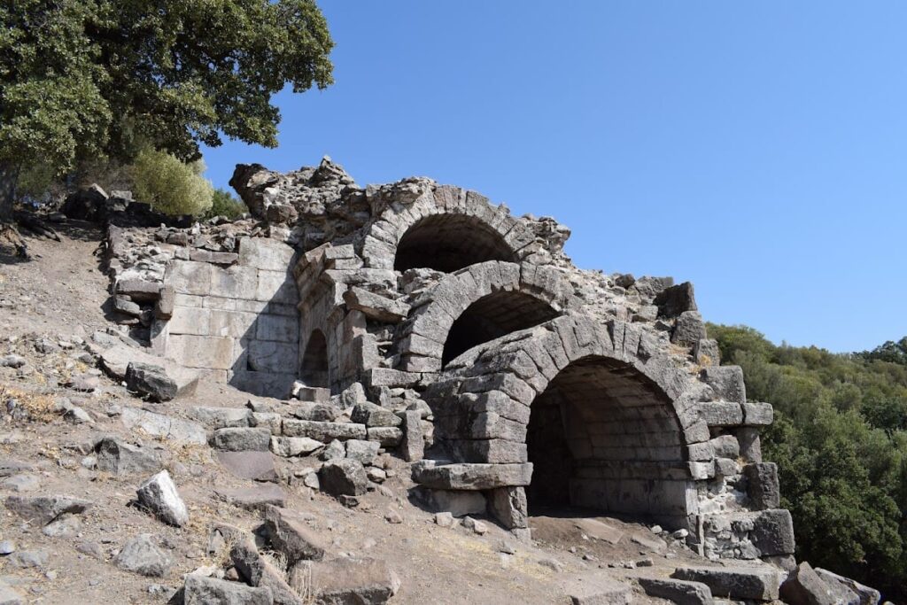 Aigai (Aeolis): An Ancient Aeolian City in Modern Turkey 9 Aigai (Aeolis) Ancient City