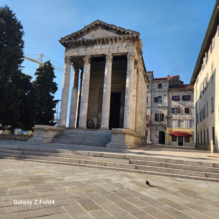Temple of Augustus: Roman Imperial Temple in Pula, Croatia