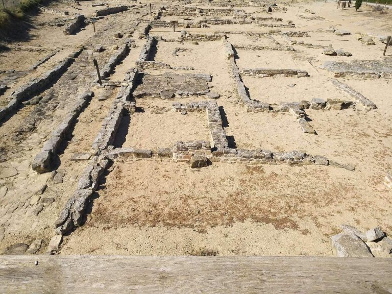 Cara: A Roman Road Station and City in Navarre