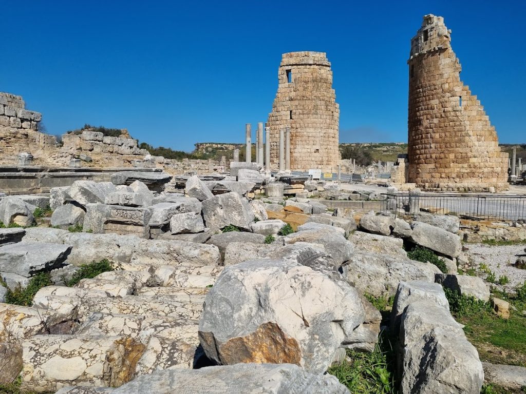 Perge Ancient City: A Pamphylian Urban Center in Türkiye 2 Perge Ancient City