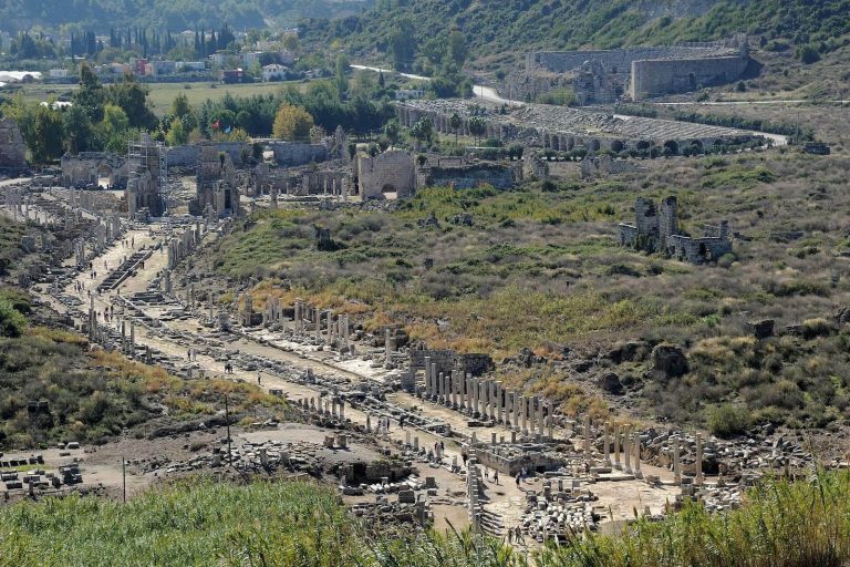 Perge Ancient City: A Pamphylian Urban Center in Türkiye
