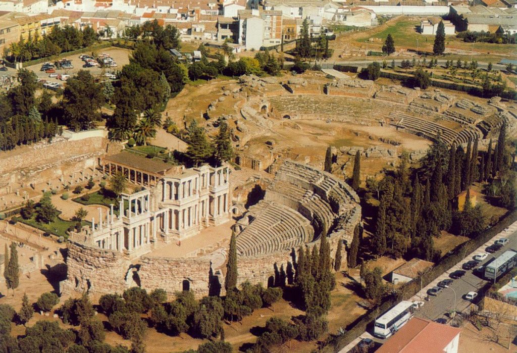 Roman Theatre of Mérida: A Roman Performance and Civic Complex in Spain 1 Roman Theatre of Mérida