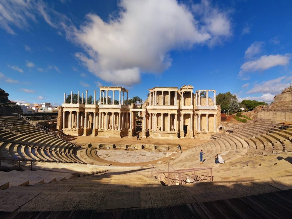 Roman Theatre of Mérida: A Roman Performance and Civic Complex in Spain 2 Roman Theatre of Mérida