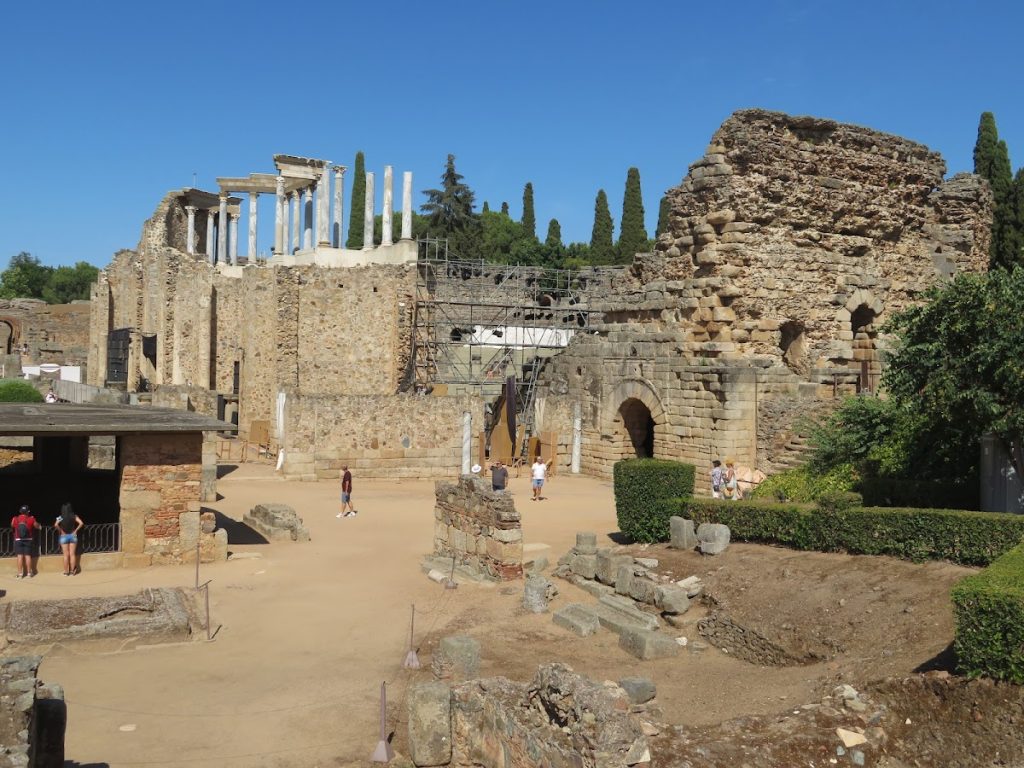 Roman Theatre of Mérida: A Roman Performance and Civic Complex in Spain 5 Roman Theatre of Mérida