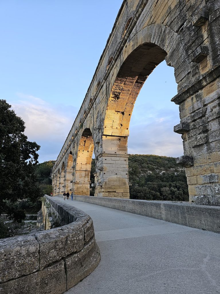 Pont du Gard: Roman Aqueduct Bridge in France 4 Pont du Gard