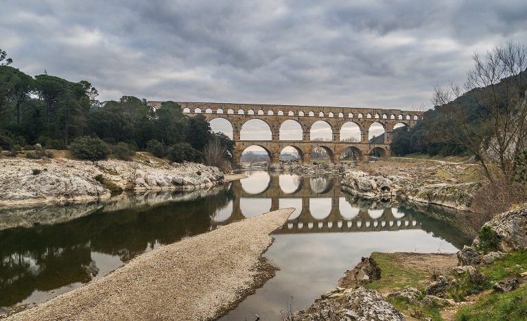 Pont du Gard: Roman Aqueduct Bridge in France