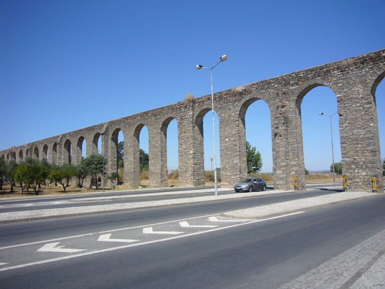 Évora Aqueduct: Água de Prata