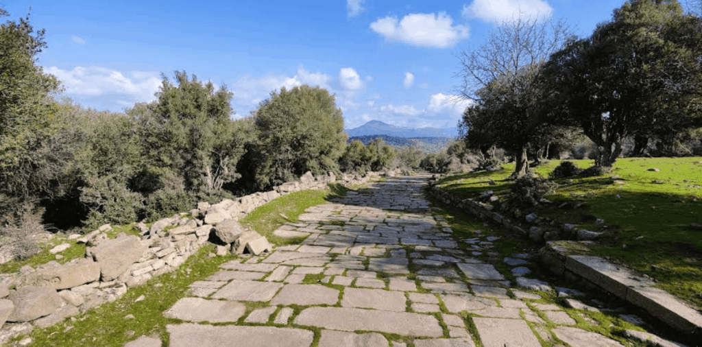 Aigai (Aeolis): An Ancient Aeolian City in Modern Turkey 6 Aigai (Aeolis): An Ancient Aeolian City in Modern Turkey