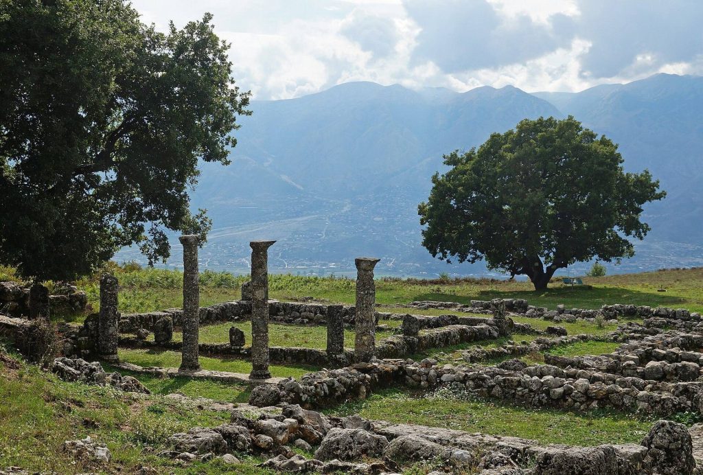 Archaeological Park of Antigona: An Ancient Greek City in Albania 1 Archaeological Park of Antigona