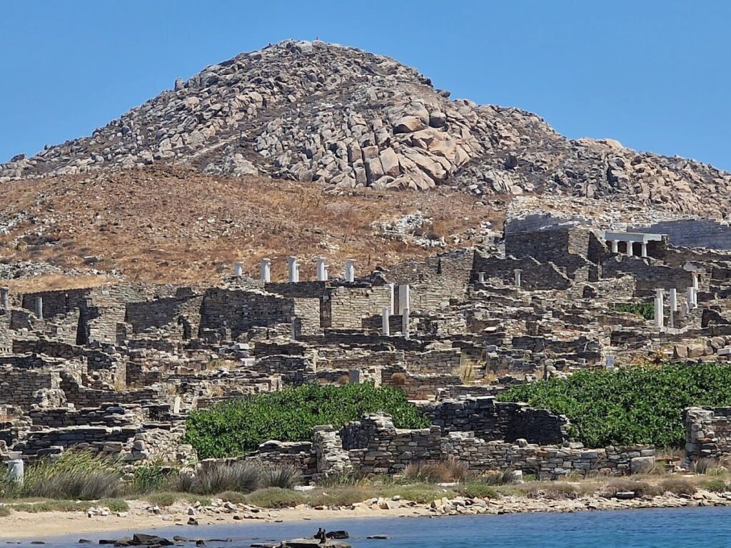 Archaeological Site of Delos: A Sacred and Cosmopolitan Centre of Ancient Greece 3 Archaeological Site of Delos
