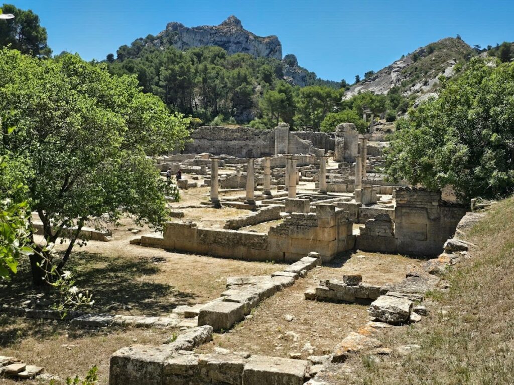 Glanum Archaeological Park: A Celto-Ligurian and Roman City in France 4 Glanum Archaeological Park