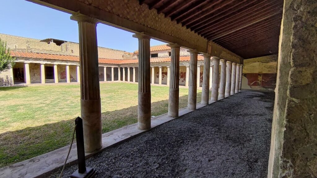 Villa Poppaea: A Roman Seaside Leisure Estate at Oplontis 1 Villa Poppaea