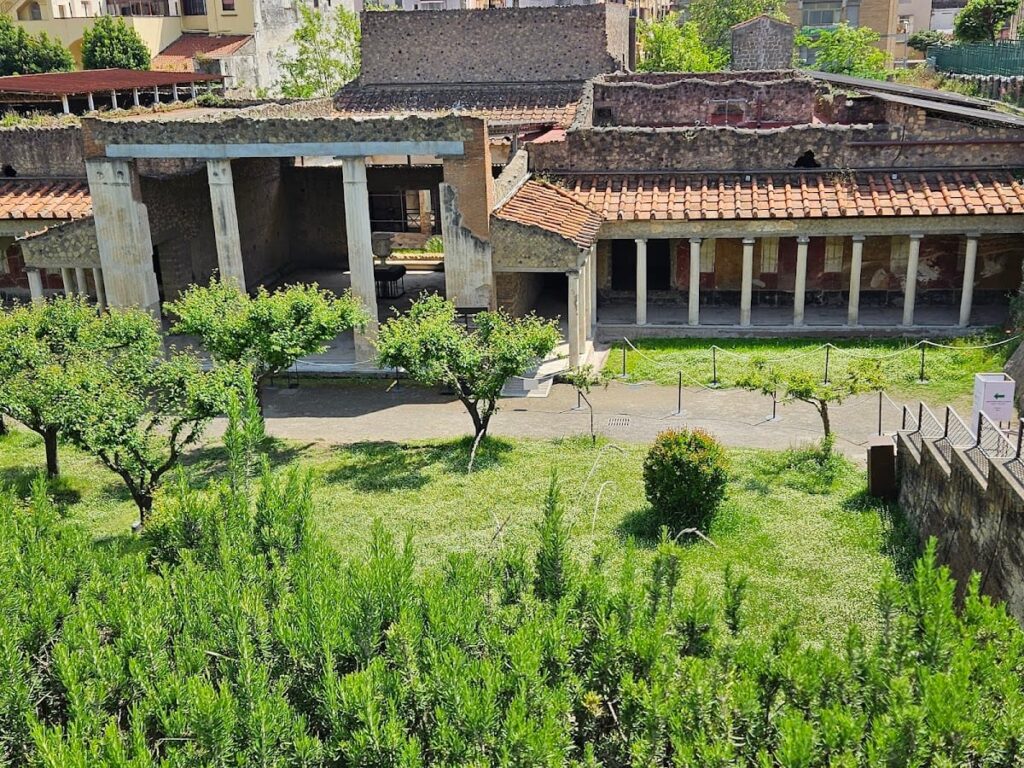 Villa Poppaea: A Roman Seaside Leisure Estate at Oplontis 2 Villa Poppaea