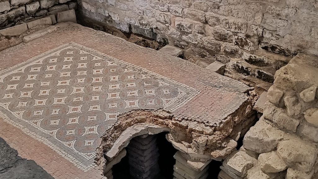 Chedworth Roman Villa: A Romano-British Rural Estate in Britain 5 Chedworth Roman Villa