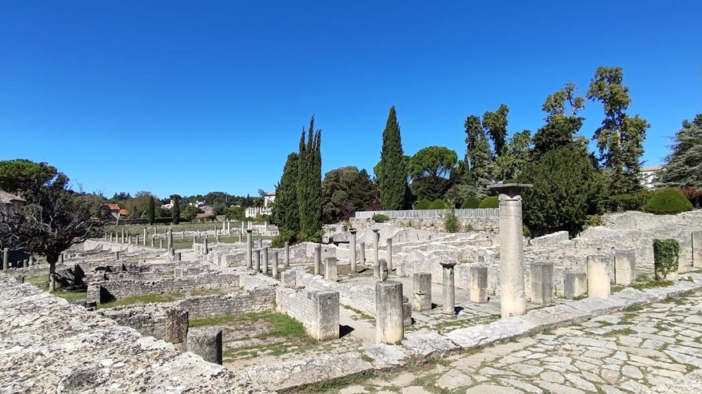 Vaison-la-Romaine: Roman Urban Center and Archaeological Complex in France 2 Vaison-la-Romaine