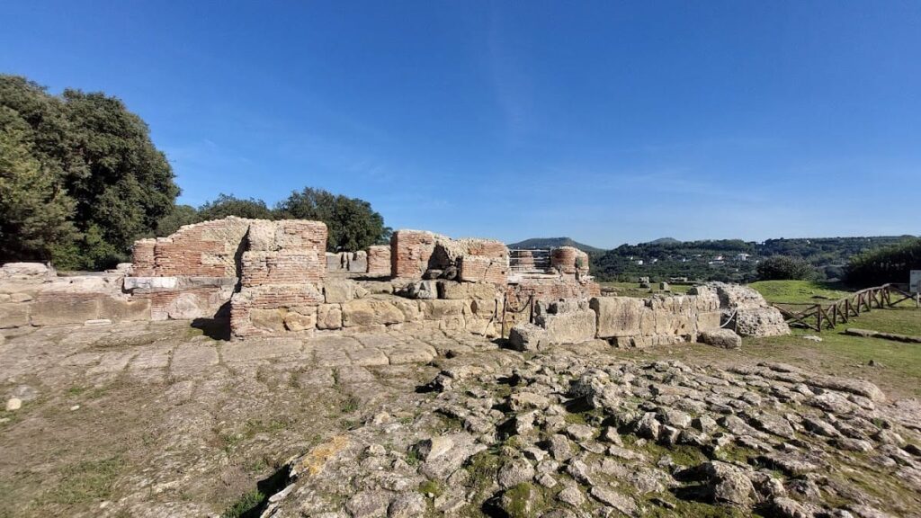Cuma Archaeological Park: An Ancient Greek and Roman City in Italy 1 Cuma Archaeological Park