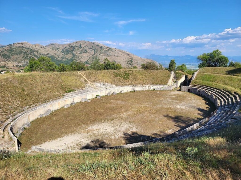 Alba Fucens: A Roman Colonial Town in Central Italy 7 Alba Fucens