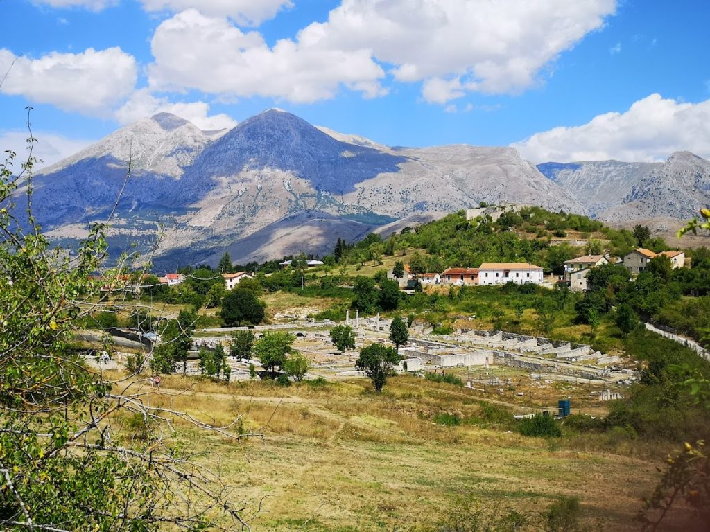 Alba Fucens: A Roman Colony and Municipium in Italy 5 Alba Fucens