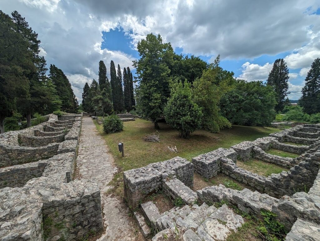 The Late-Antique Villa of Mogorjelo: A Roman Agricultural Estate and Fortified Enclosure 1 The Late-Antique Villa of Mogorjelo