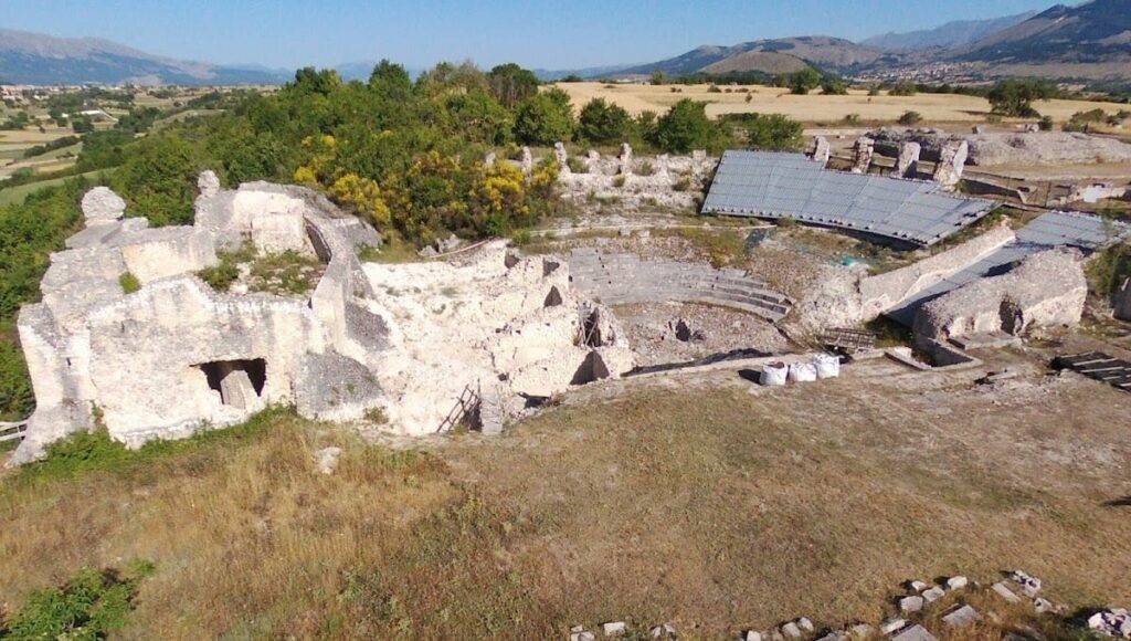 Peltuinum: An Ancient Vestinian and Roman City in Italy 2 Peltuinum