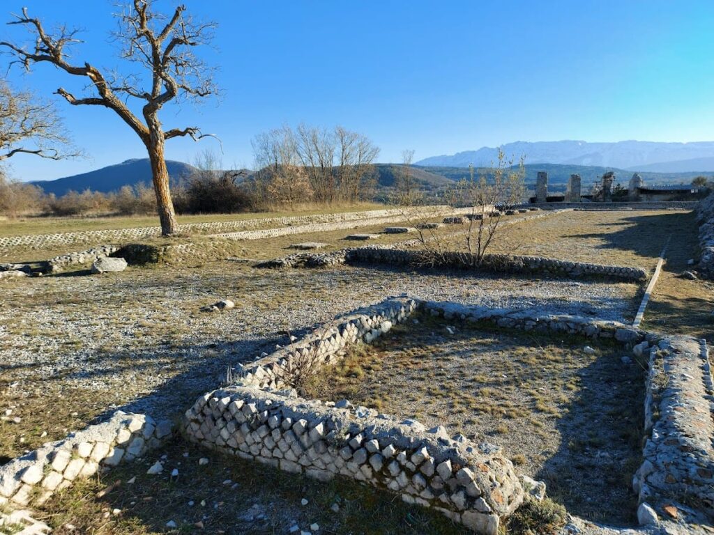 Peltuinum: An Ancient Vestinian and Roman City in Italy 3 Peltuinum