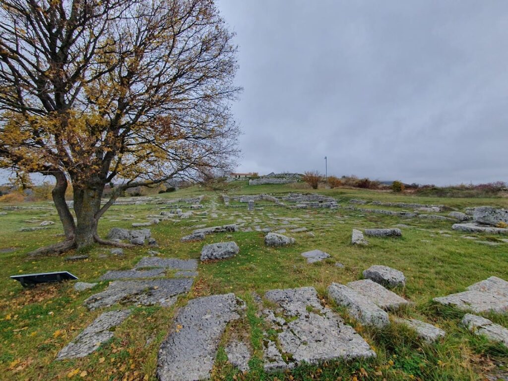 Iuvanum Archaeological Park and Museum: A Samnite and Roman Centre in Italy 4 Iuvanum Parco e Museo Archeologico