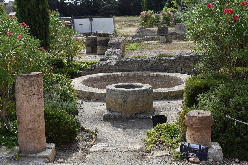 Archaeological Remains of the Clos de la Lombarde: A Roman Quarter in Narbonne 5 Archaeological Remains of the Clos de la Lombarde