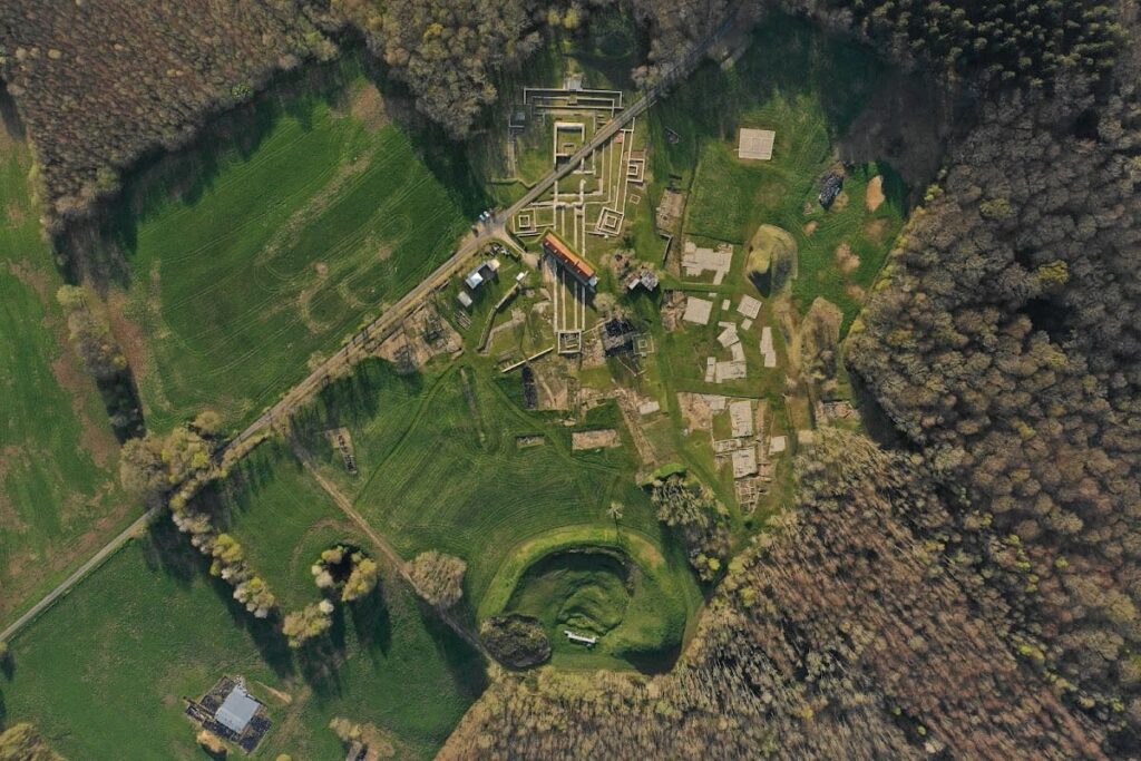 Briga Archaeological Site: A Gallo-Roman Religious and Civic Centre in France 1 Briga Archaeological Site
