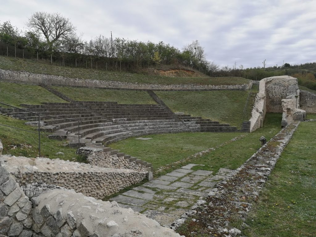 Amiternum Archaeological Area: The Roman Theatre in Italy 4 Area Archeologica di Amiternum - Teatro Romano