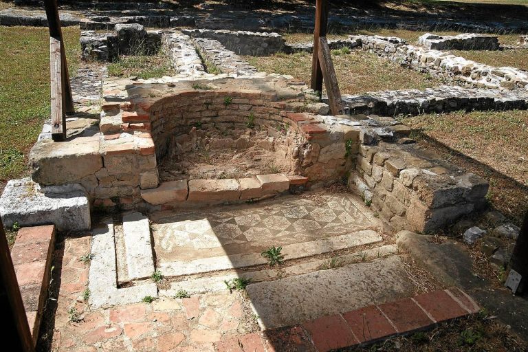 Parco Archeologico di Grumentum: Roman City and Archaeological Park in Italy