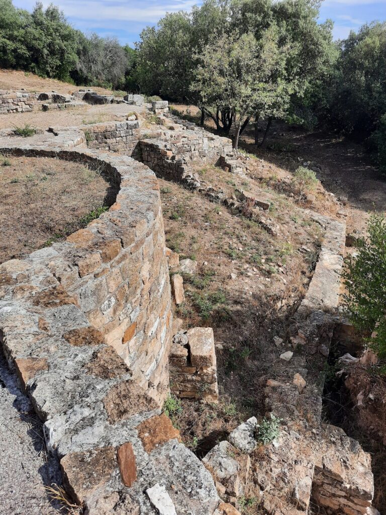 Saint-Vincent Oppidum: A Gallic and Roman Hilltop Settlement in France 3 Saint-Vincent Oppidum