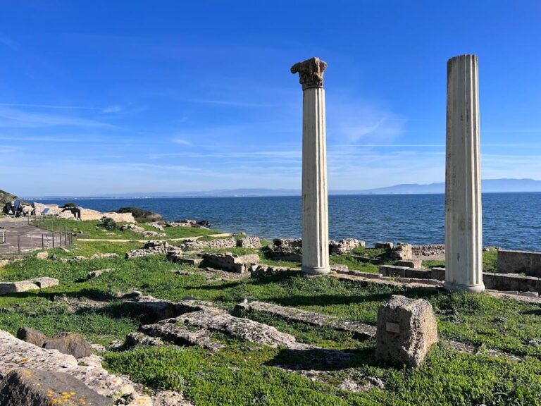 Tharros Archaeological Site: A Phoenician, Punic, and Roman Center in Sardinia