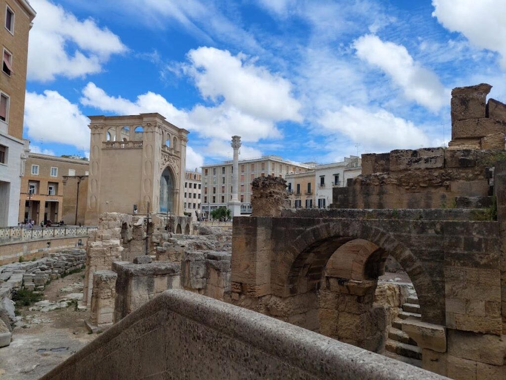Amphitheatre of Lecce: A Roman Entertainment Venue in Italy 8 Amphitheatre of Lecce