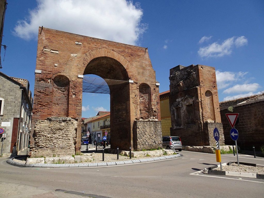 Arch of Hadrian Capua: A Roman City Entrance in Italy 1 Arch of Hadrian Capua