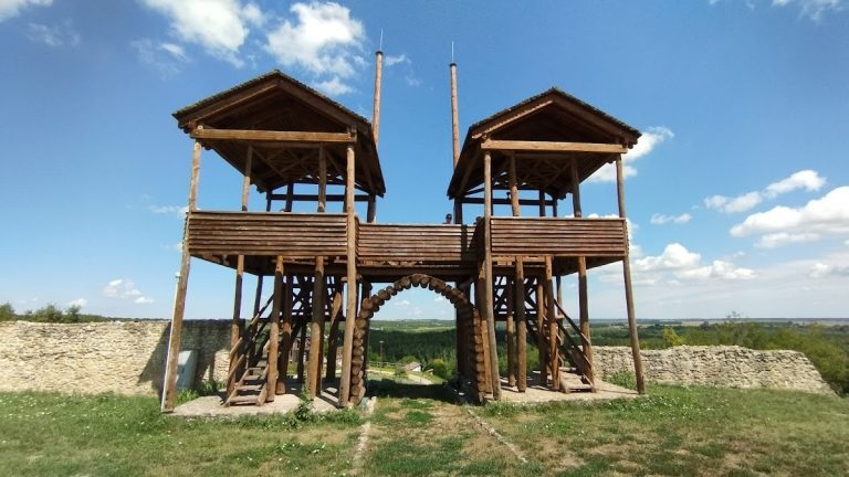 Lussonium Fort: A Roman Danubian Frontier Fort in Hungary
