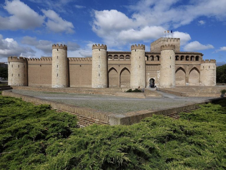 Aljafería: A Fortified Palace in Zaragoza, Spain