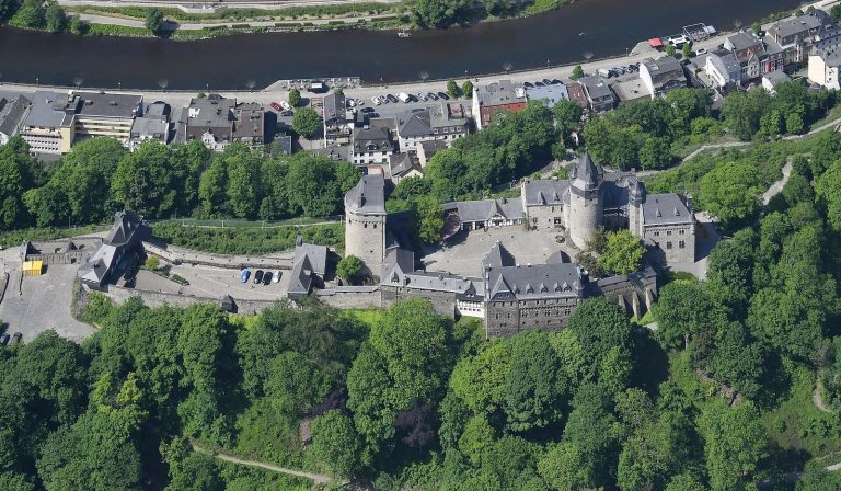 Altena Castle: A Historic Hilltop Castle in Germany