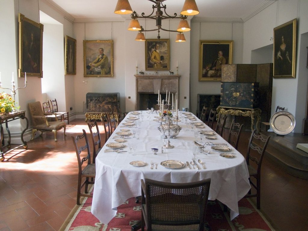 Berkeley Castle: A Norman Fortress and Berkeley Family Seat 1 Berkeley Castle