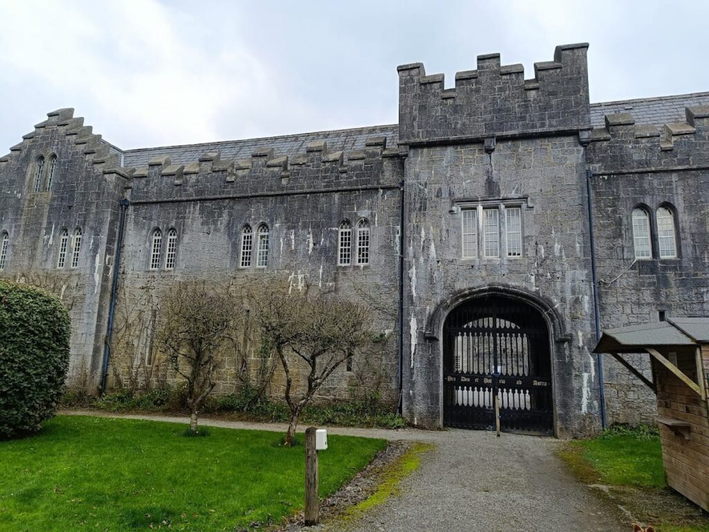 Birr Castle: A Historic Irish Castle and Center for Astronomy 8 Birr Castle