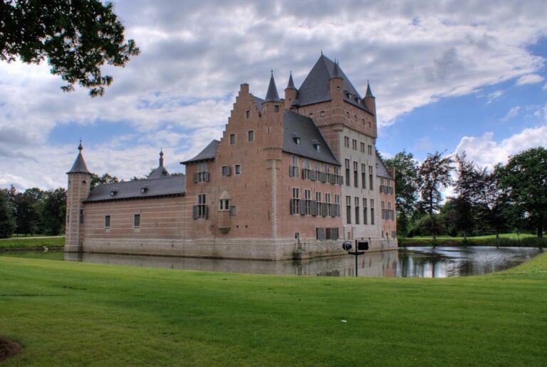 Bossenstein Castle: A Historic Water Castle in Ranst, Belgium