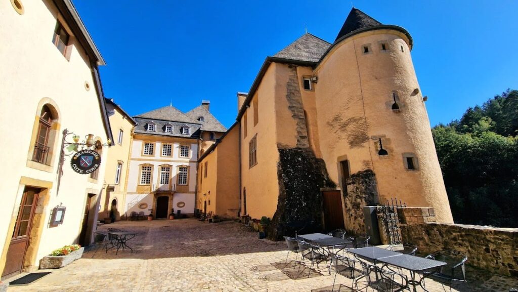 Bourglinster Castle: A Medieval Fortified Residence in Luxembourg 2 Bourglinster Castle