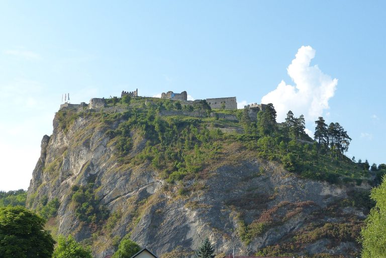 Burg Griffen: A Medieval Castle in Carinthia, Austria