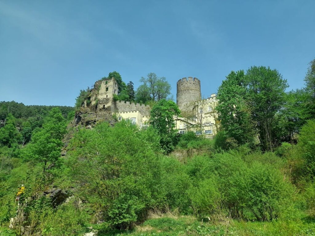Burg Hartenstein: A Medieval Hilltop Castle in Austria 1 Burg Hartenstein