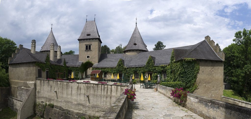 Burg Ottenstein: A Medieval Hilltop Castle in Austria 2 Burg Ottenstein
