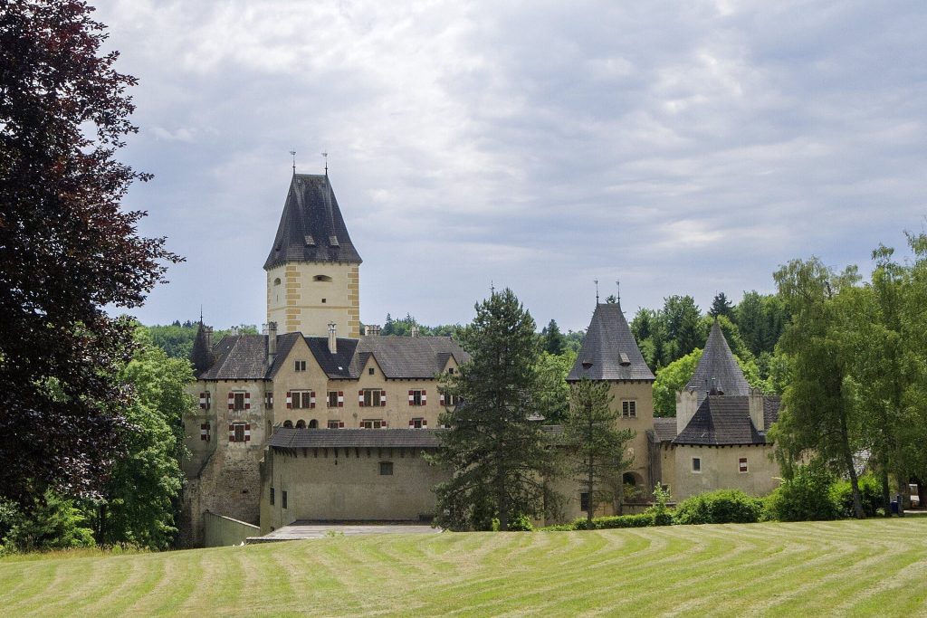 Burg Ottenstein: A Medieval Hilltop Castle in Austria 4 Burg Ottenstein