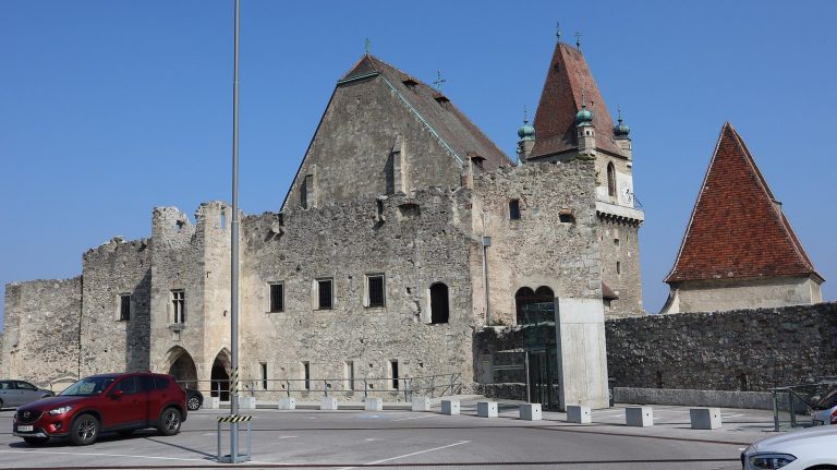 Burg Perchtoldsdorf: A Medieval Tower Castle and Cultural Center in Austria