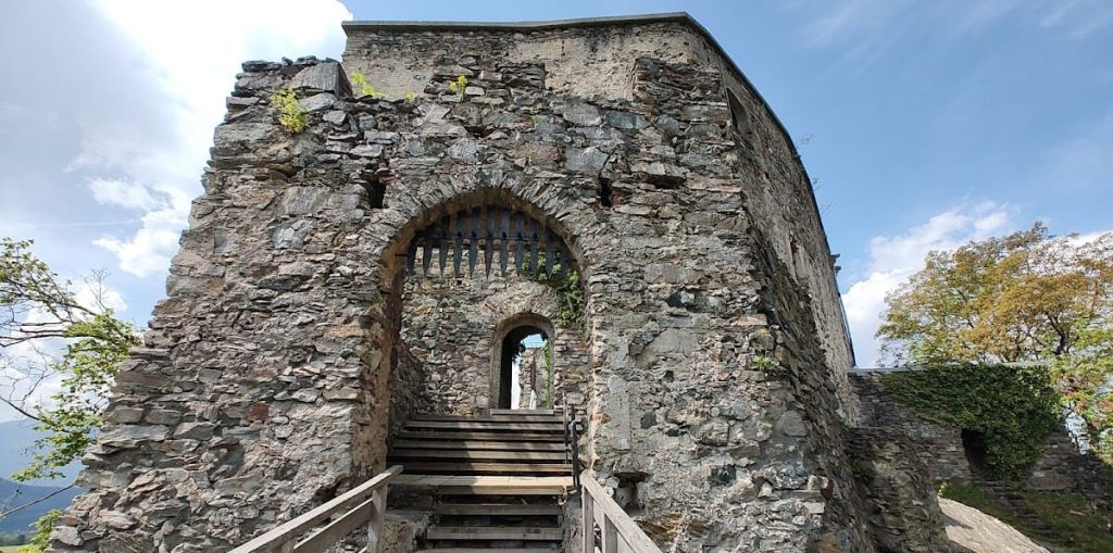 Burg Sommeregg: A Medieval Hill Castle and Territorial Court in Austria 3 Burg Sommeregg